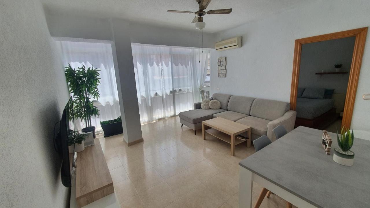 Apartamento Centro Playa Estacion De Tren Málaga Kültér fotó