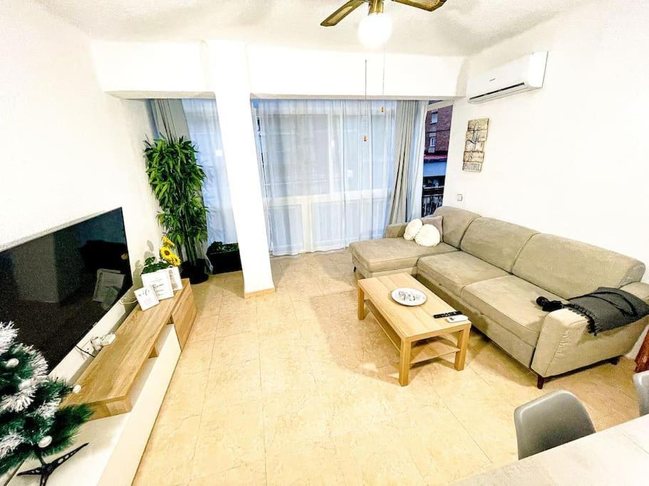 Apartamento Centro Playa Estacion De Tren Málaga Kültér fotó