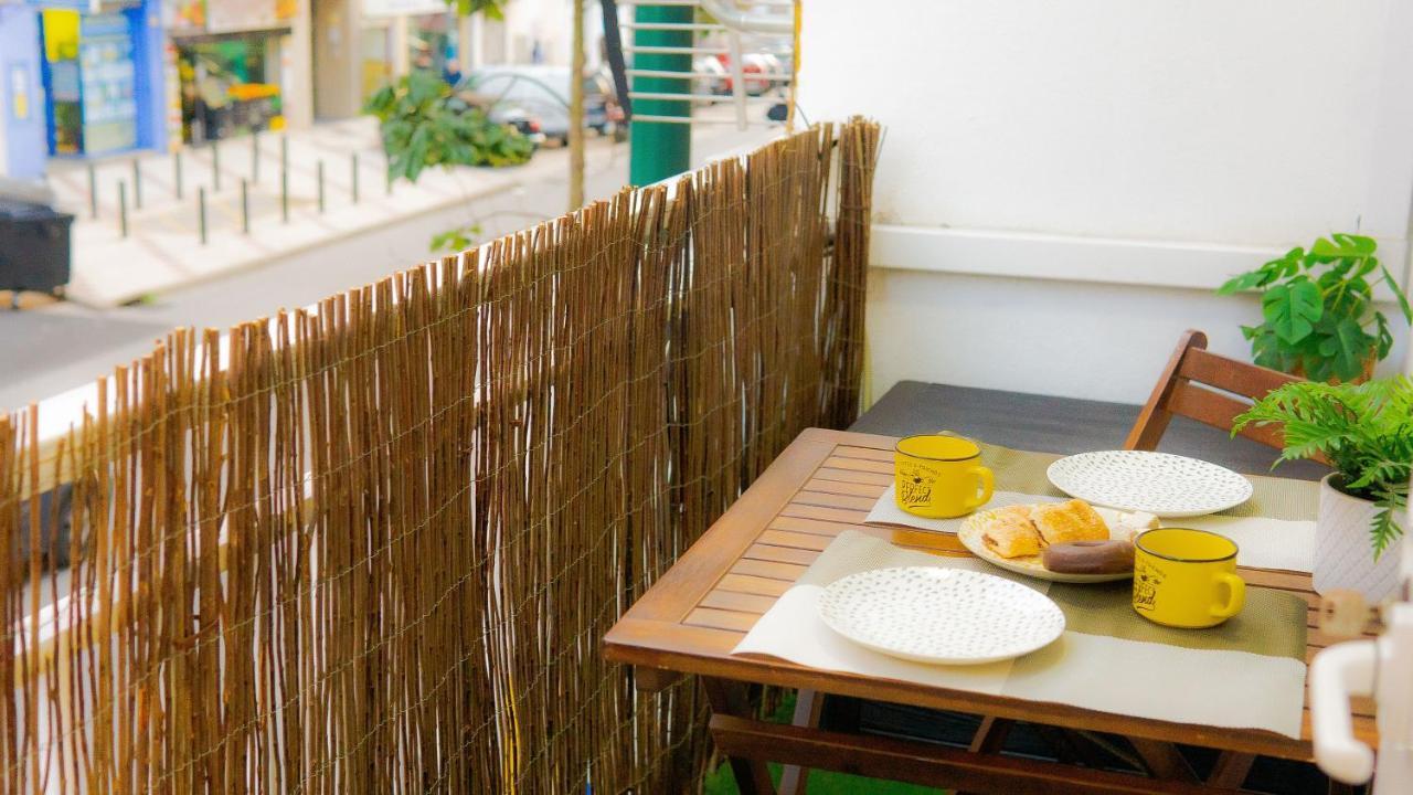 Apartamento Centro Playa Estacion De Tren Málaga Kültér fotó