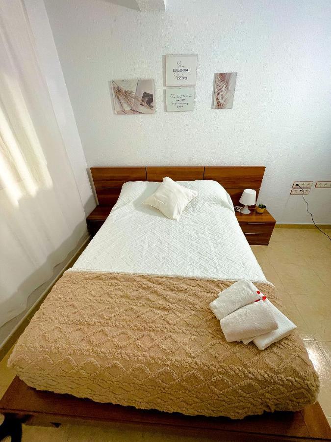 Apartamento Centro Playa Estacion De Tren Málaga Kültér fotó