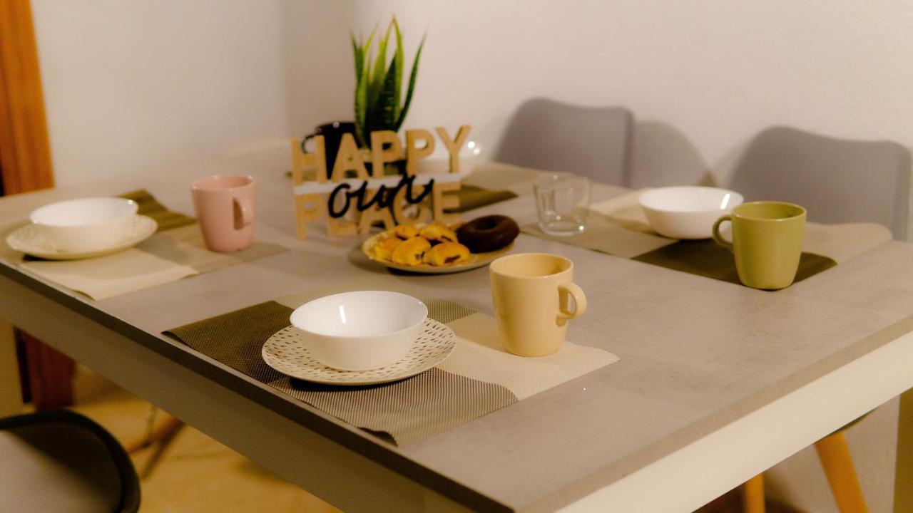 Apartamento Centro Playa Estacion De Tren Málaga Kültér fotó